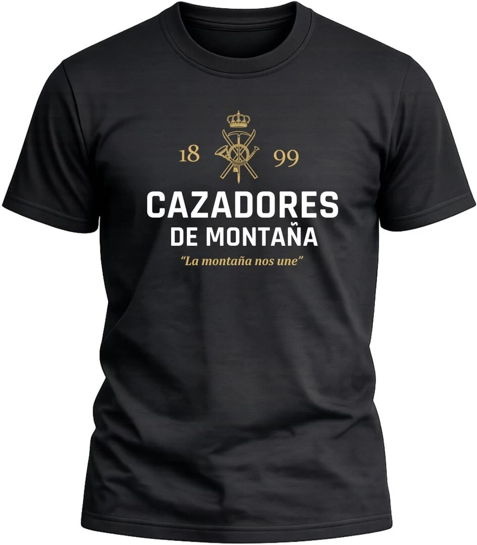 Camiseta Cazadores de Montaña color negro con diseño miliar exclusivo y acabado premium. 
